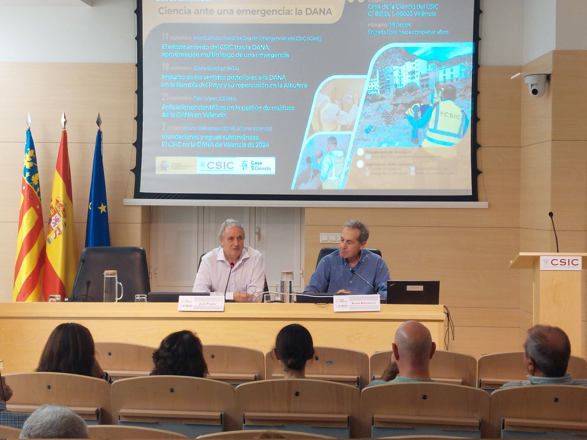 CSICval's tweet image. Comenzamos la última charla del ciclo Ciencia ante una emergencia: la DANA. Hoy Bruno Ballesteros, jefe de la oficina del @IGME1849 @CSIC en Valencia, nos hablará de la afectación de las inundaciones en las aguas subterráneas. 

Podéis seguirla en directo:
youtube.com/live/eZS-1-Qm0…