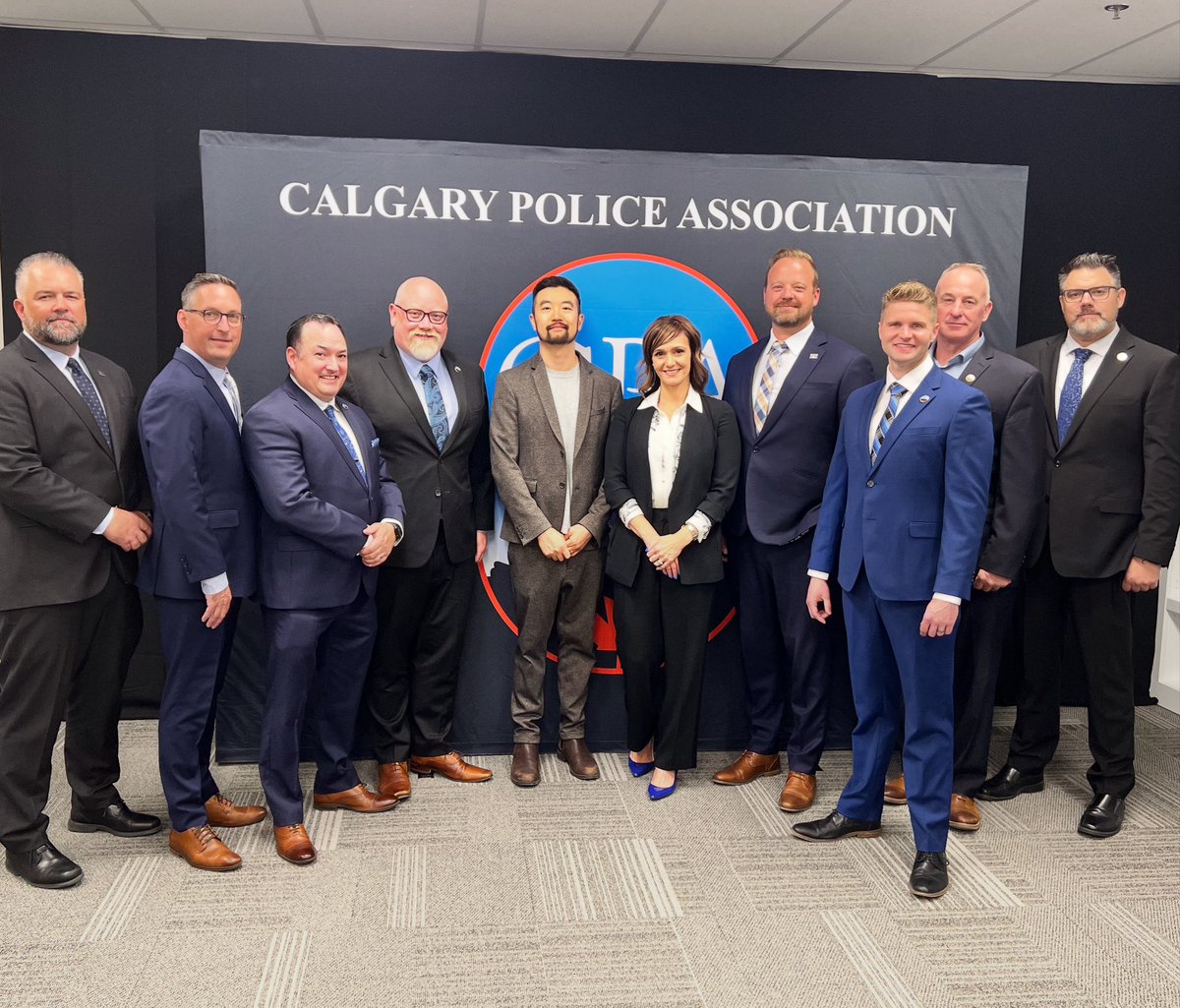 Glad to stand with the Calgary Police Association and its 2300 members for public safety. Thank you for your endorsement and support. Our <a href="/commfirstyyc/">Communities First</a> team is dedicated to hiring 500 more police officers to make our streets safer! #yyccc