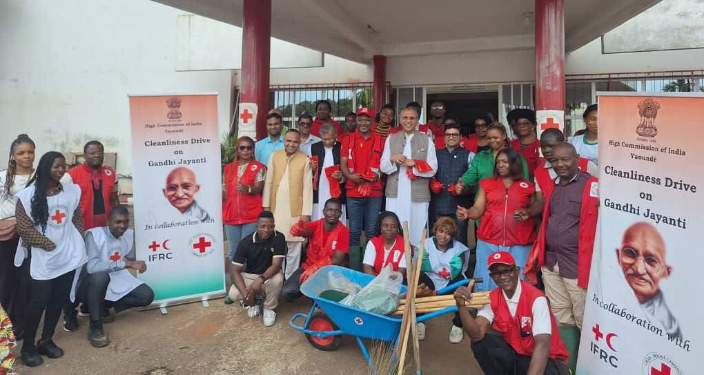 On Gandhi Jayanti, we joined hands with the <a href="/hciyaounde/">@India in Cameroon</a>, IFRC, and <a href="/CroixRougeCam/">Cameroon Red Cross</a> to launch a Cleanliness Drive today. A powerful symbol of unity—Red Cross Volunteers,  Indian community, and Cameroonian coming together for a cleaner, greener future. This is just the beginning!