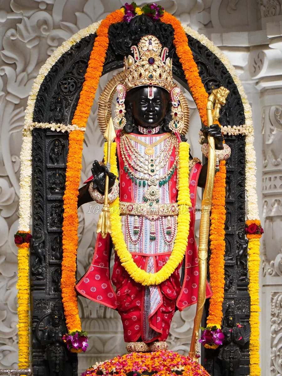 हमारे साथ श्री रघुनाथ तो,
किस बात की चिंता,
शरण में रख दिया जब माथ तो,
किस बात की चिंता ||
जय श्री राम 🕉