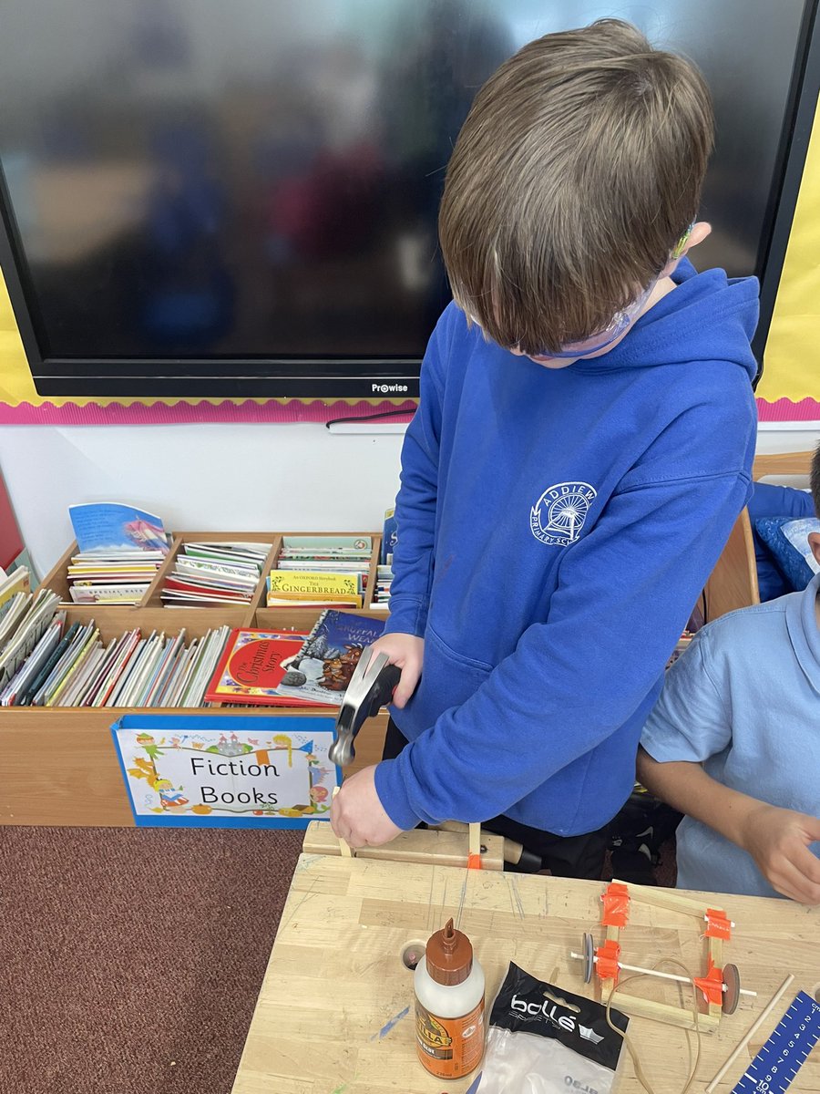 AddiewellPS's tweet image. A successful start to woodworking today - with the frames for our band-driven cars complete!