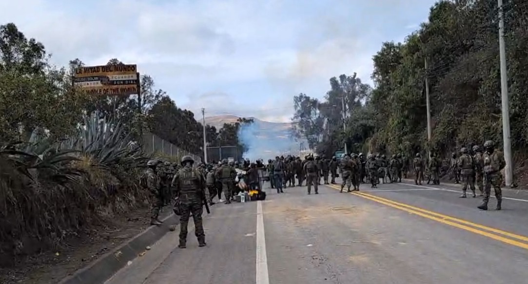 En medio del #ParoEcuador hacemos un llamado a respetar el <a href="/MuseoSolar/">Museo Solar</a> en Guachalá. Lugar que defiende y promueve nuestra cosmovisión andina y ancestral.

Así mismo, denunciamos la invasión de sus instalaciones por <a href="/FFAAECUADOR/">Fuerzas Armadas del Ecuador</a>.

Llamamos a la cordura y paz 🕊️.
<a href="/CONAIE_Ecuador/">CONAIE</a>
