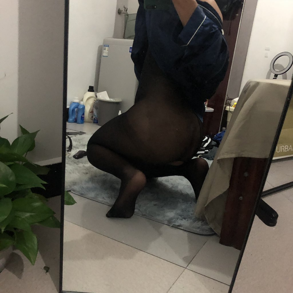 有单男或者直男已婚男吗 让你玩玩我的大屁屁 #cd  #CD  #男娘 #伪娘  #伪娘骚货  #伪娘勾引  #翘臀 #直男 #红姐