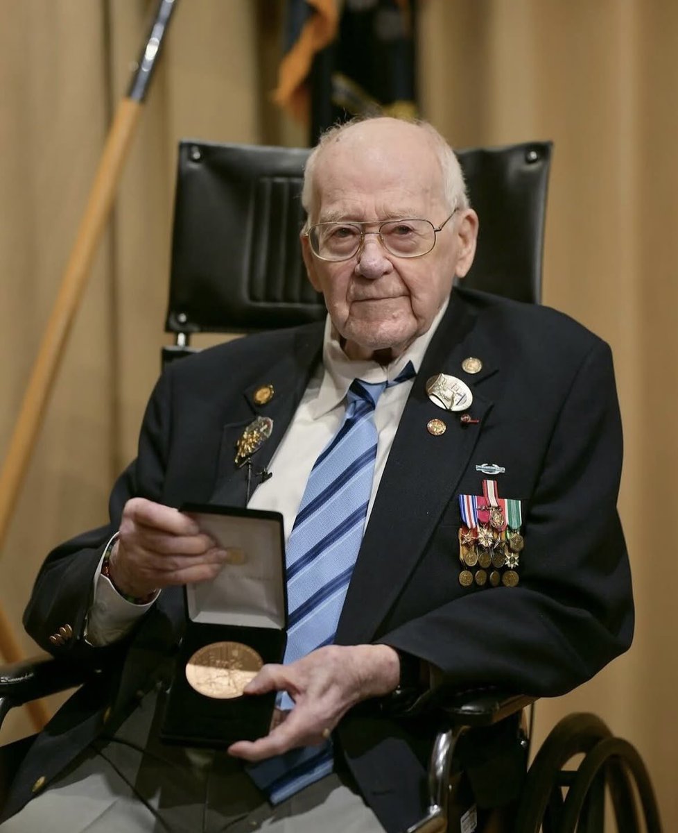 Military Support (@militarycooi) on Twitter photo MG Raaen, received his congressional gold medal. At 103 years old, he was unable to attend the ceremony in DC, so it came to him. He was the HQ CO CDR, 5th Ranger Bn on Omaha Beach. He is the last surviving officer to land on Omaha Beach on 6/6/44. A National treasure and warrior MG Raaen, received his congressional gold medal. At 103 years old, he was unable to attend the ceremony in DC, so it came to him. He was the HQ CO CDR, 5th Ranger Bn on Omaha Beach. He is the last surviving officer to land on Omaha Beach on 6/6/44. A National treasure and warrior