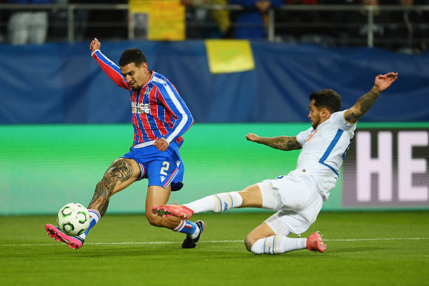 Mercado_Ingles's tweet photo. Daniel Muñoz se convierte en el primer jugador de la historia del Crystal Palace en marcar un gol por Competiciones Europeas, excluyendo Play Offs. https://t.co/vrK59FXjpr