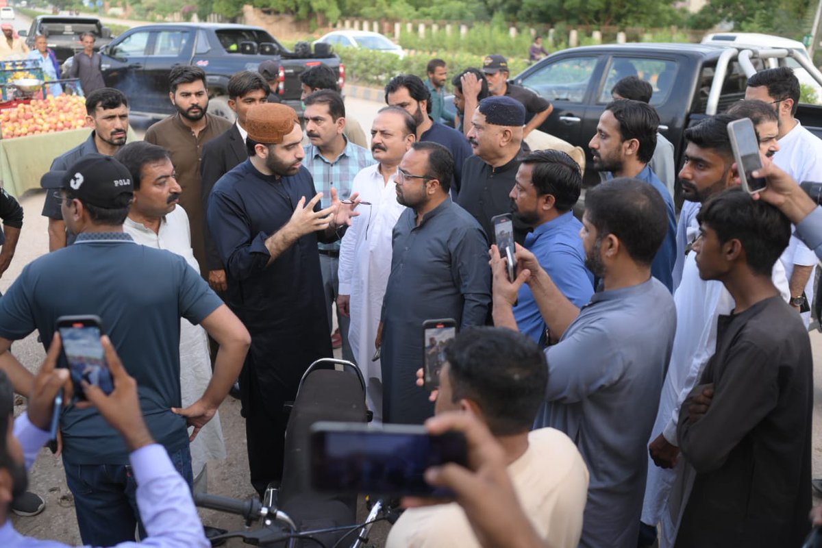 AligulPanhwar71's tweet photo. Awami service first 💚 @rawalsharjeel inspected ongoing works in Tandojam Seri with DC & AC, ensuring better facilities for the people. #PPP #AwamiLeader #SindhPolitics
@sharjeelinam https://t.co/Ai3R0dYwyJ