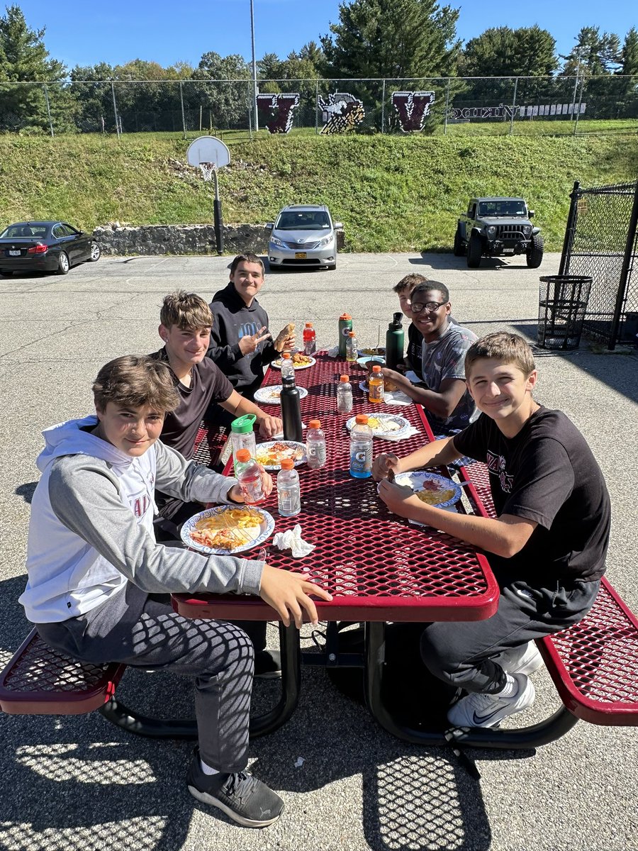 DematteoCoach's tweet photo. Huge THANK YOU to our amazing Viking parents for yet another incredible team feast! 🙌 The food was delicious, and the support you give us is unmatched. We can’t thank you enough! Looking forward to honoring our senior families tomorrow night! ❤️🤍 #Family #Grateful #SeniorNight https://t.co/fqiKJfWCS0