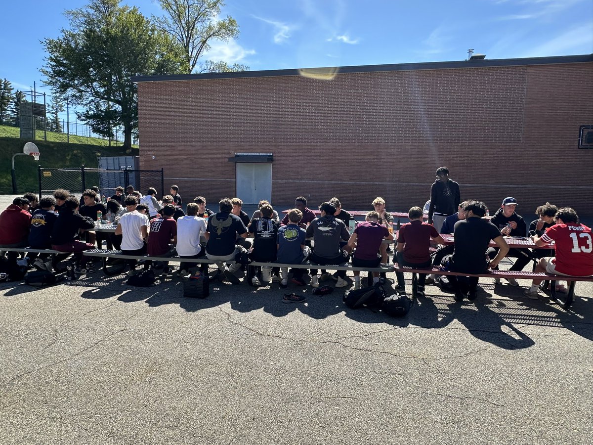 DematteoCoach's tweet photo. Huge THANK YOU to our amazing Viking parents for yet another incredible team feast! 🙌 The food was delicious, and the support you give us is unmatched. We can’t thank you enough! Looking forward to honoring our senior families tomorrow night! ❤️🤍 #Family #Grateful #SeniorNight https://t.co/fqiKJfWCS0