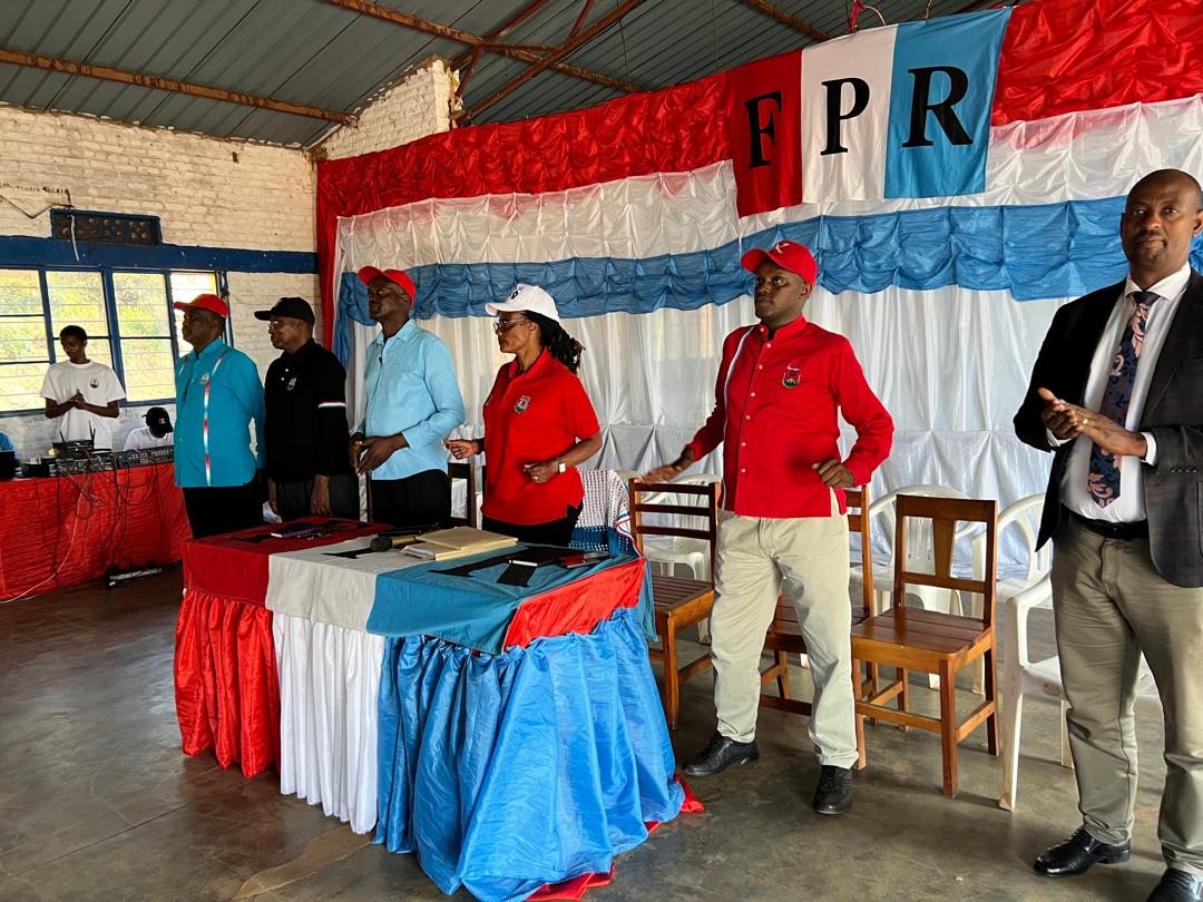 gicumbi_rpf's tweet photo. 02/10/2025, Chairperson wa @gicumbi_rpf @Everfresh84 yibukije abanyamuryango ba @rpfinkotanyi ba #RutareSector ko bagomba kugira uruhare mu iterambere, imikorere n'imikoranire y'inzego, kugira uruhare mu bibakorwerwa,... Ni ubukangurambanga bwateguwe na #PMM ba @gicumbi_rpf https://t.co/1BcA1mggXt