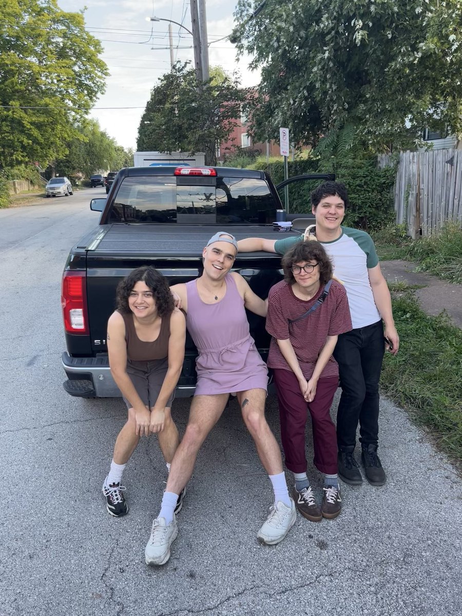 shady bug tweet media