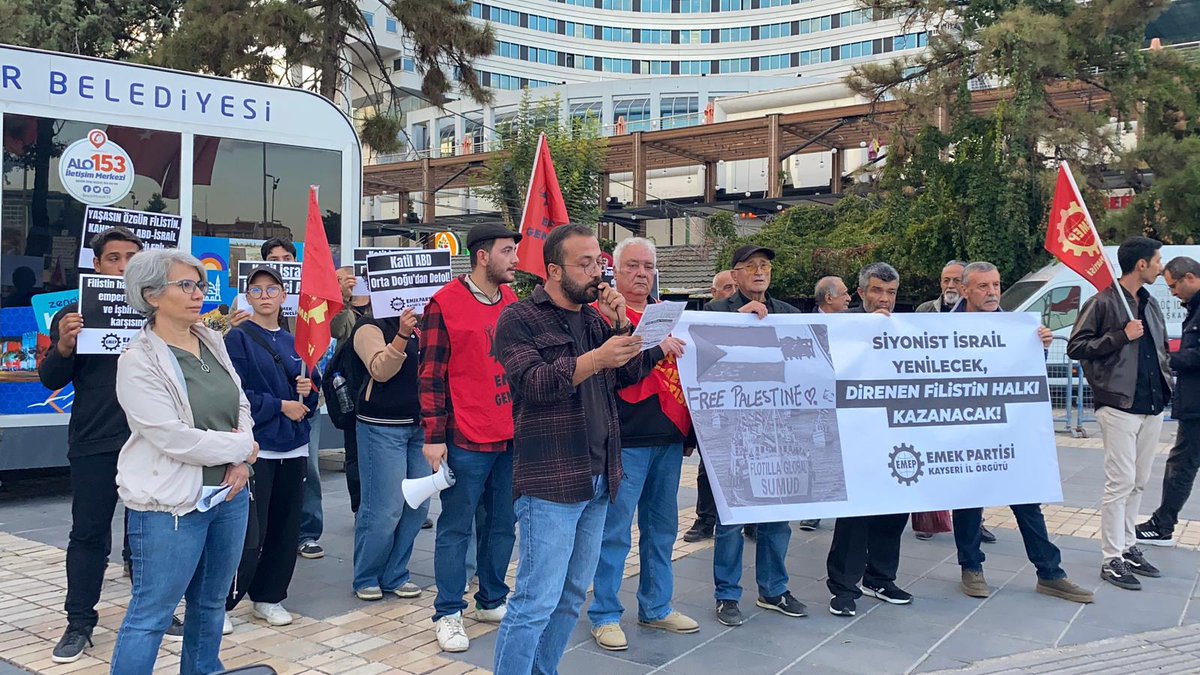 🔴 SİYONİST İSRAİL REJİMİ YENİLECEK, DİRENEN #FİLİSTİN HALKI KAZANACAK!

📌 Filistin halkına insani yardım götürmek üzere yola çıkan Sumud Filosu'na el konulmasına karşı Cumhuriyet Meydanı'nda basın açıklaması gerçekleştirdik!