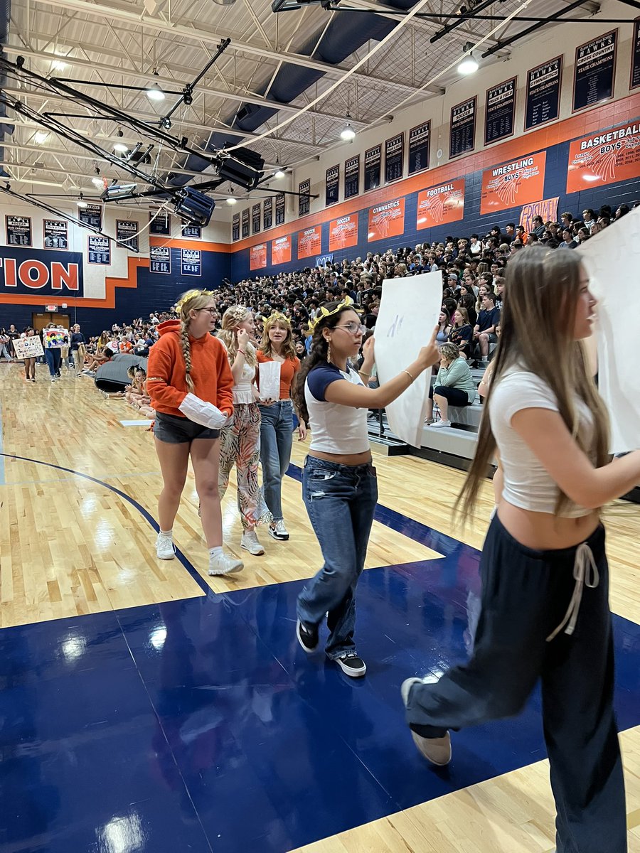 OE Hawk Talkers tweet media