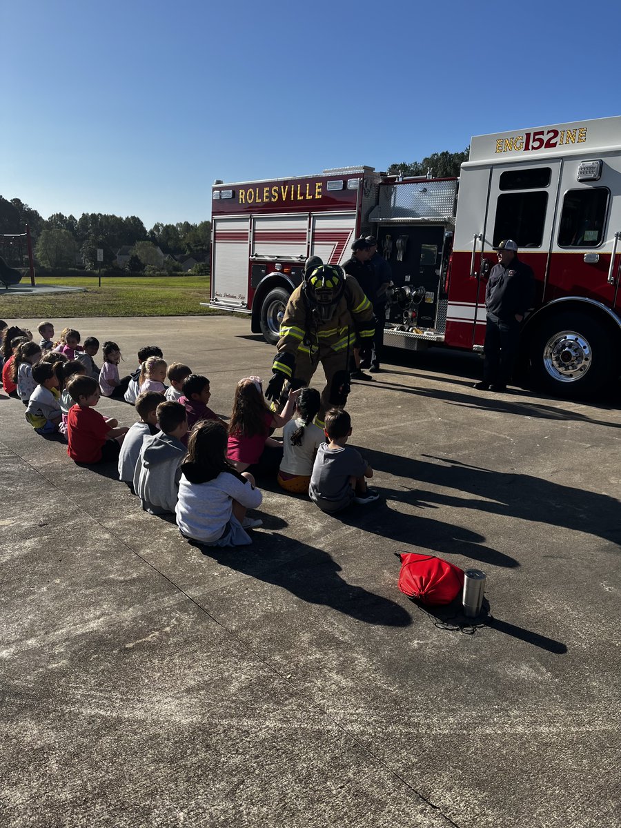 🔥October is National Fire Safety Month!🔥

This morning, the Rolesville Fire Department visited Jones Dairy Elementary School to teach students about the importance of fire safety.

We're proud to support fire safety education in our community. 🚒🧑‍🚒