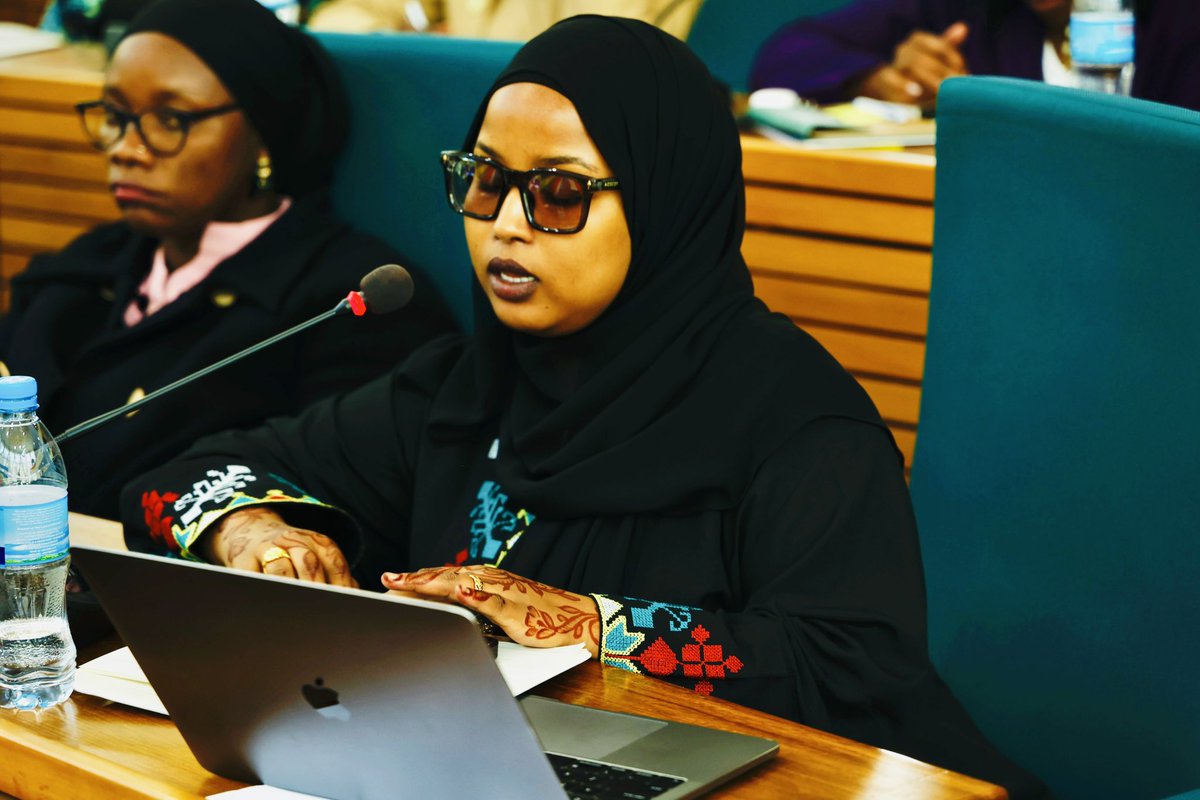 KatimaOsman's tweet photo. Inaan noqdo xubin ka tirsan Baarlamaanka Dhalinyarada Bariga Afrika ma ahayn arrin sahlan. Kadib 8 sano, waxaan noqday Soomaaligii ugu horreeyay ee halkaas tagay, anigoo xal u helay caqabadihii dhalinyarada somalida ka haystay dal-ku-galka dalalka Bariga Afrika, mushkiladdaasna aniga laftayda aan la kulmay.

Markii aan soo galay Baarlamaanka, waxaa la iigu hambalyeeyay adkaysigayga, waxaana i bogaadiyay dhammaan madaxda iyo cid kasta oo halkaasi joogtay.

Becoming a member of the East African Youth Parliament was not an easy journey. After eight years, I became the first Somali to take part, finding solutions to the challenges Somali youth were facing in obtaining visas to East African countries challenges that I myself had also experienced.

When I joined the Parliament, I was congratulated for my resilience and commended by all the leaders and participants present. This achievement was made possible through patience, determination, and perseverance.#Somali #Tanzania