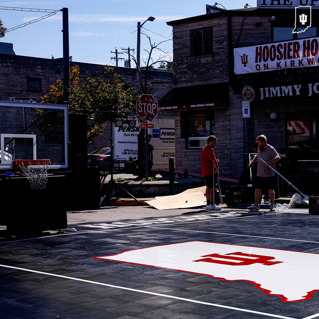IUHoosiers's tweet photo. City street → basketball court. 

8 PM. Be there. https://t.co/gCGDMBBYAV