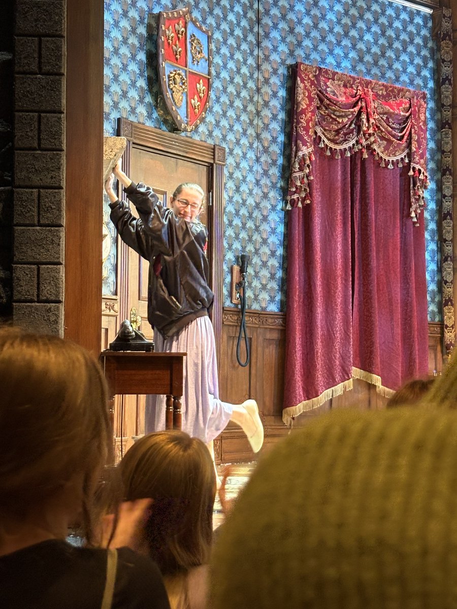 🎭Drama Club Field Trip🎭
This week, our Drama Club students attended a student matinee production of "The Play That Goes Wrong" at Geva Theatre. Afterward, they were invited to a talk-back with some members of the cast and crew. 
#BCSPROUD