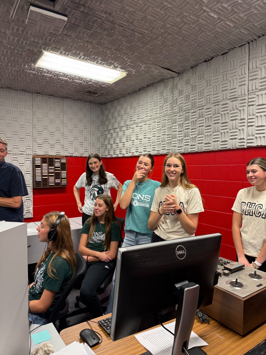Students from Chapel Hill Academy visited the <a href="/apsucommdept/">APSU Comm Dept</a> this week for a tour of the APSU TV studio &amp; production, podcasting with Prof. Ellison, &amp; Prof. Dagher’s Intro to PR