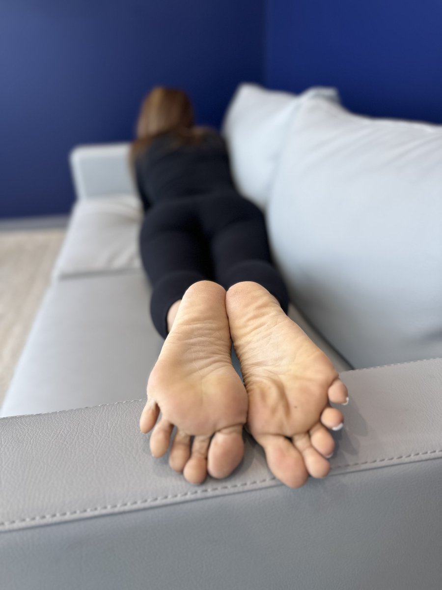 feetxboobshotz's tweet photo. 📸: Vietnamese soles https://t.co/cQI2SIP790