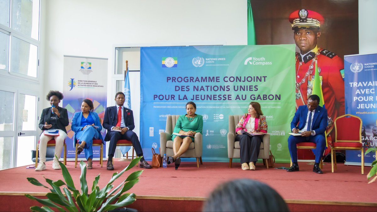 UNFPAGabon's tweet photo. Dialogue intergénérationnel et engagement des jeunes
Aujourd’hui une table ronde à été organisée avec le @MinJeunesseGa, &amp; @OnuGabon 🇺🇳.
Le Dr Leila Joudane a rappelé l’importance d’écouter les jeunes, d’investir dans l’éducation et la santé et de créer des opportunités d’emploi. https://t.co/MuAwmgClKK
