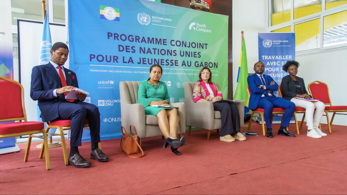 UNFPAGabon's tweet photo. Dialogue intergénérationnel et engagement des jeunes
Aujourd’hui une table ronde à été organisée avec le @MinJeunesseGa, &amp; @OnuGabon 🇺🇳.
Le Dr Leila Joudane a rappelé l’importance d’écouter les jeunes, d’investir dans l’éducation et la santé et de créer des opportunités d’emploi. https://t.co/MuAwmgClKK