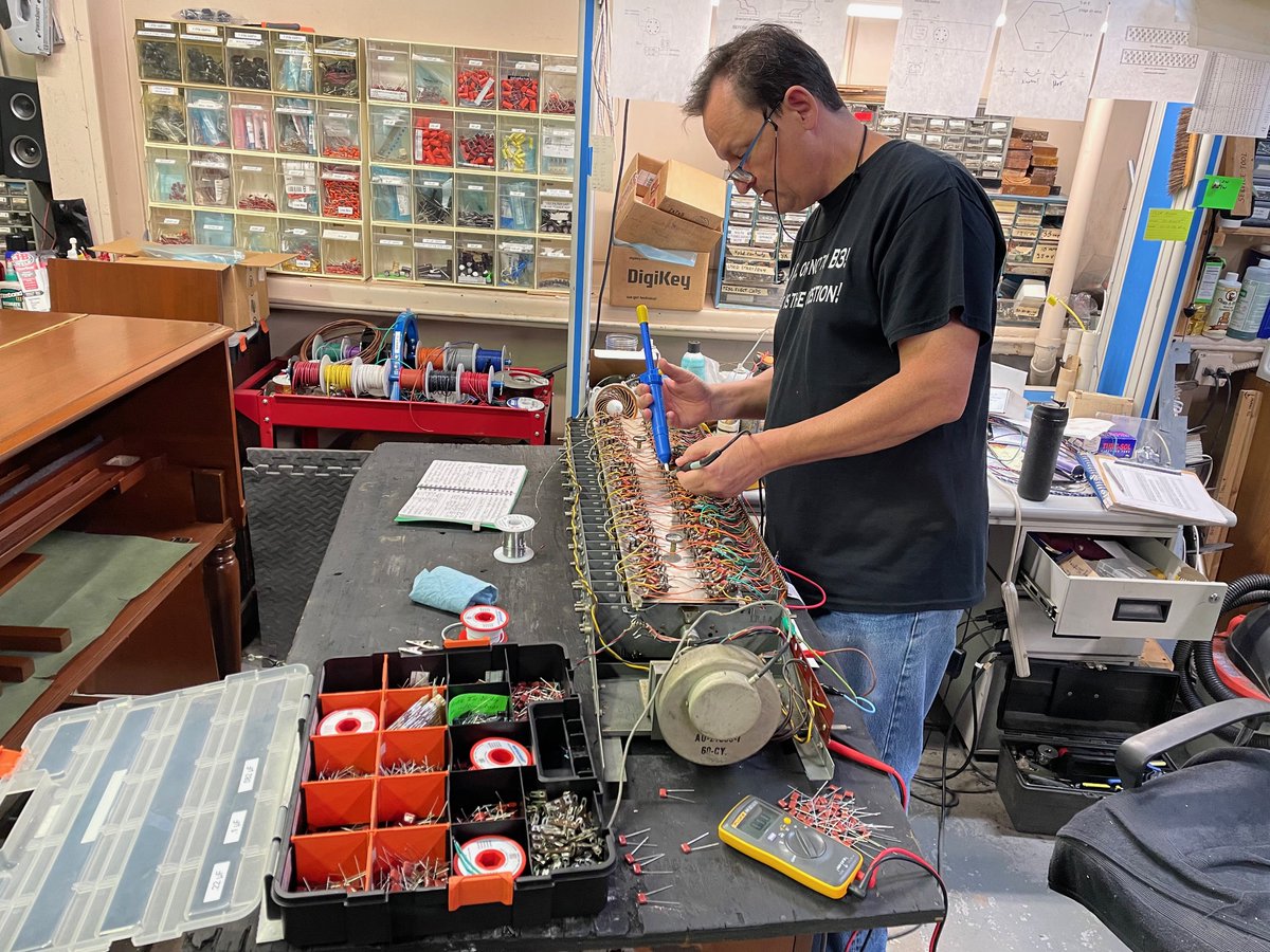 KeyboardExInt's tweet image. Our Ebony B3 is done, and the Leslie will be finished soon. Working hard on the B2/B3, recapping the generator, then restoring the other components. A video will be created once they are completed. Both are available for sale! KeyboardExchange.com