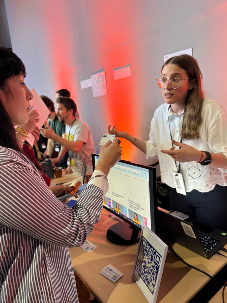 AfpFactual's tweet photo. Hoy estuvimos en la Media Feria de la Media Party con el curso en línea de la AFP para periodistas y estudiantes de periodismo.

Inscríbete sin costo➡️https://t.co/jgreavh6pf

🗓️ ¡Y te esperamos mañana a las 13h30 en el taller sobre cómo verificar contenido generado con IA! https://t.co/3ZvTP6XteN