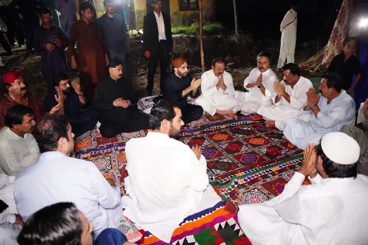 AligulPanhwar71's tweet photo. Standing with people in grief shows real leadership. @rawalsharjeel expressed condolences & prayed for departed souls across his constituency.
#AwamiLeader #PPP
@sharjeelinam https://t.co/ge5xXSaCYV