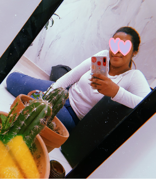 Aburrida en la casa de Cornudo!... con ganas de tener dos penes para mi al mismo tiempo.....