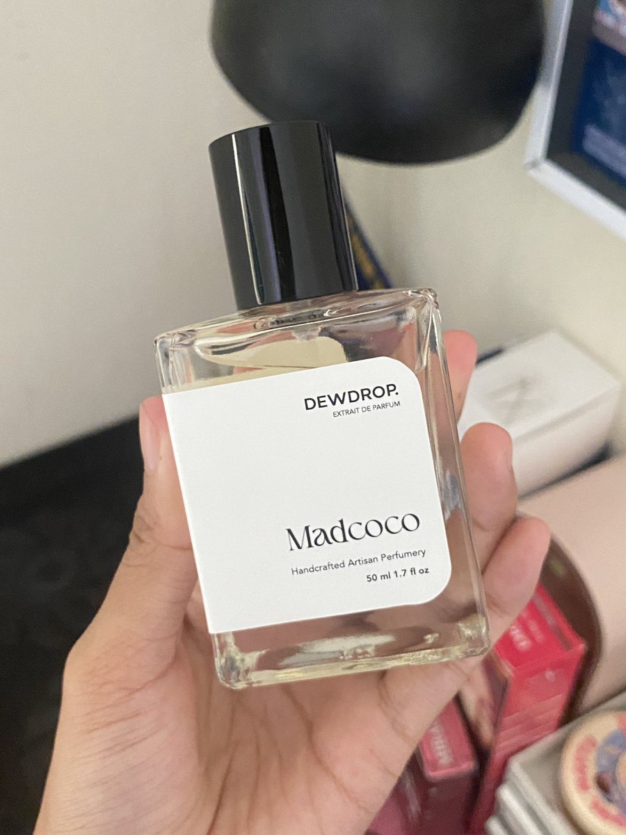 syebawl's tweet photo. anw guys ak maw wts dwedrop parfum

💸 35k
🍊 shopee gratong 
📍 semarang

notes: blm dispray sedikit pun karena langsung kecium dari titik spray nya 😅 boleh nego tipis ya guys

#zonauang #zonajajan https://t.co/uPLX5SnKSR