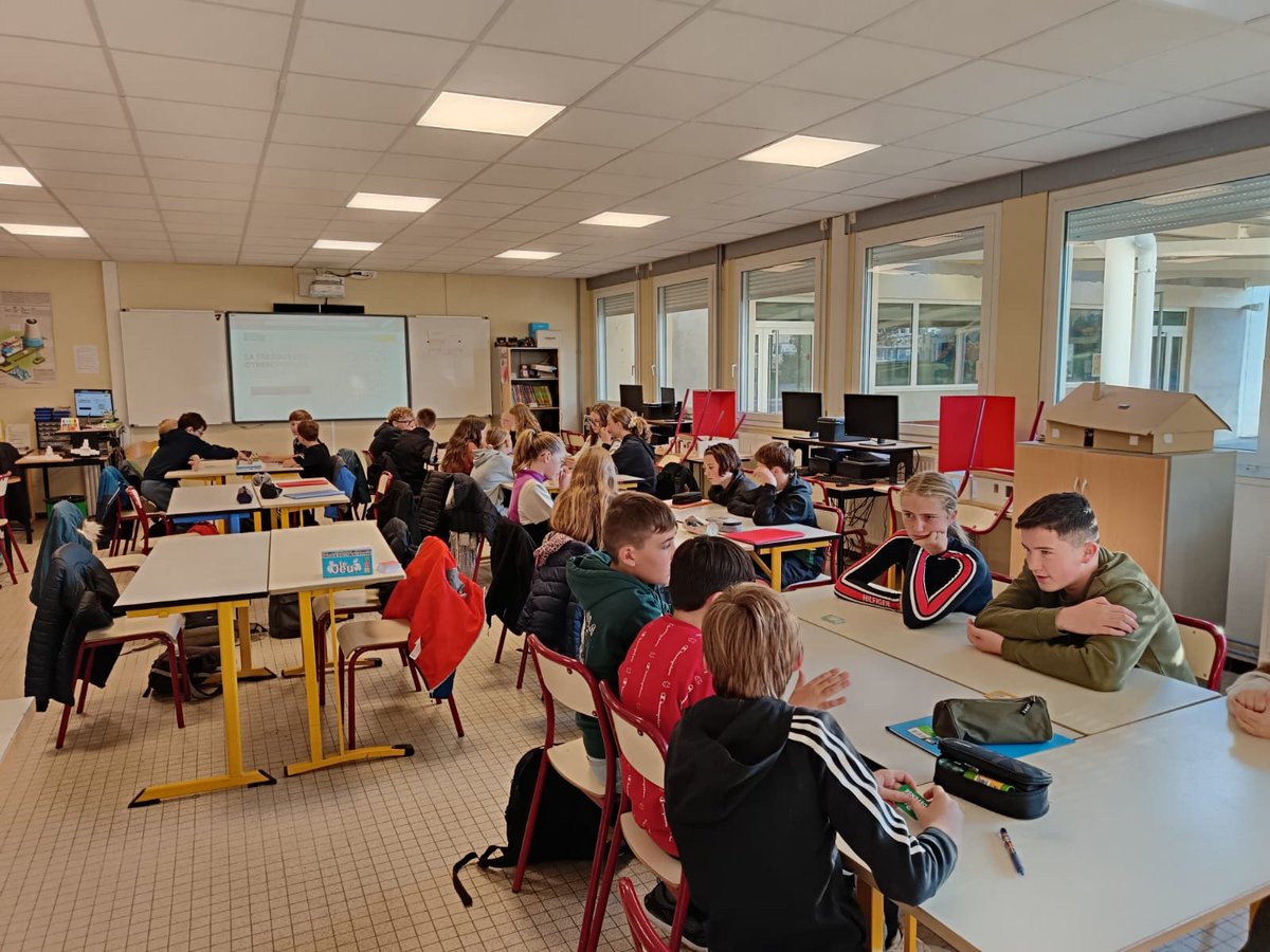 Collège André Malraux Delme tweet media