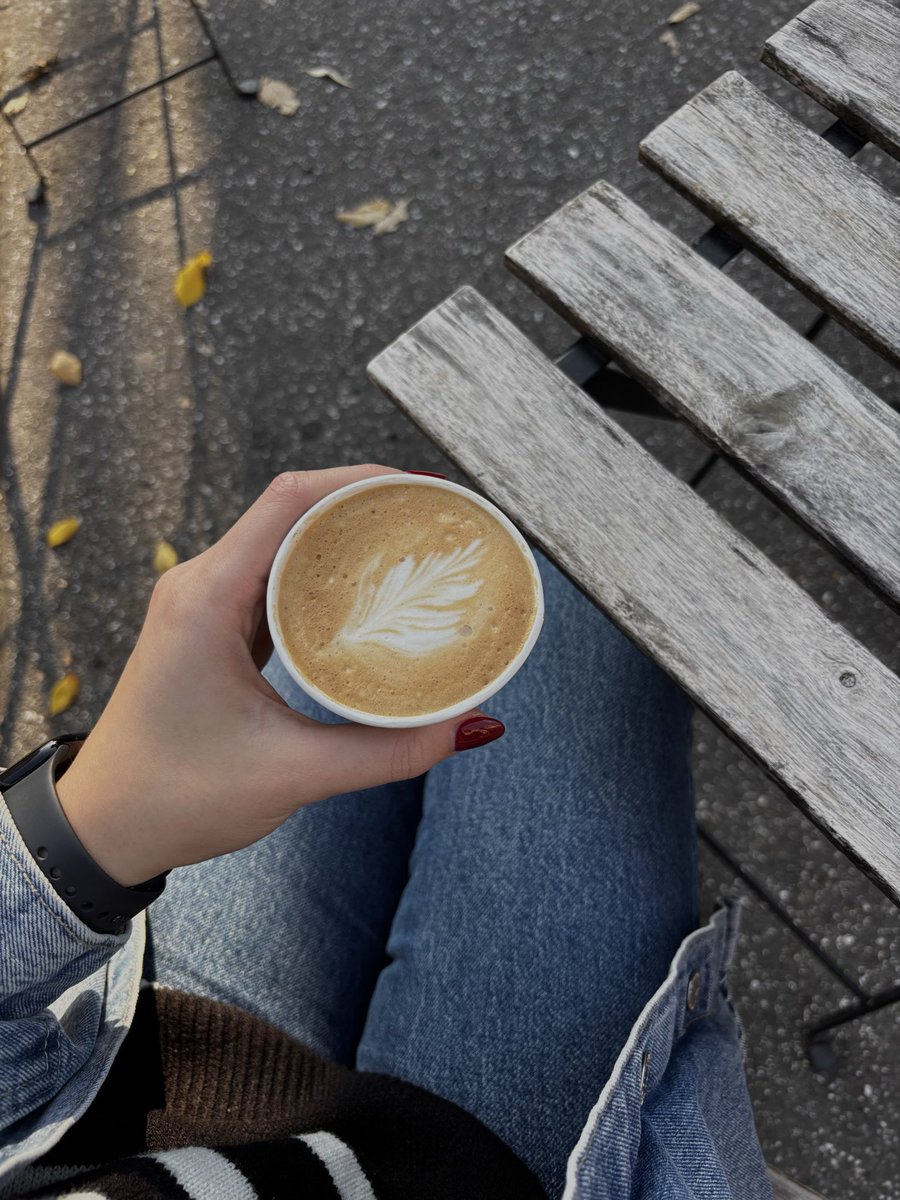 A little reward flat white after my dentist visit 🤌🏻🦷

How’s your day going?