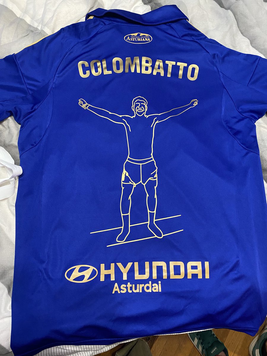 KmiKcest's tweet photo. Pues ya tenemos camiseta para el sábado… 
@Anina_GM ya te dije que las camisetas chinas dan más juego pa ciertas cosas… https://t.co/21SUDdVl94
