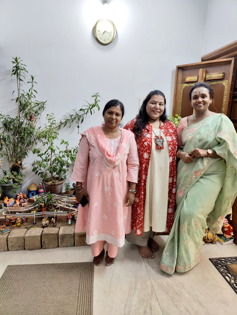 Festive days are here.
My favourite time of the year ✨🌼❤️