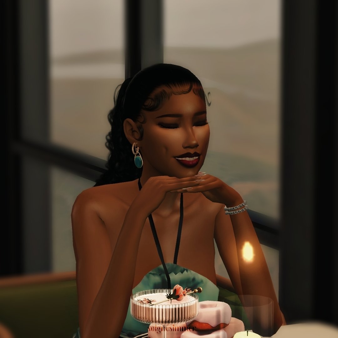 24 today.🩷🎈