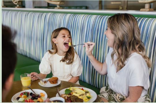 EmbassyTampaAir's tweet image. Rise, dine, and shine with us. Nothing says good morning like free cooked-to-order breakfast. With omelets, eggs the way you like them, pastries, juices, and more, we'll get your day off to the tastiest start. #HiltonEmbassySuites #madetoorder #ComplimentaryBreakfast