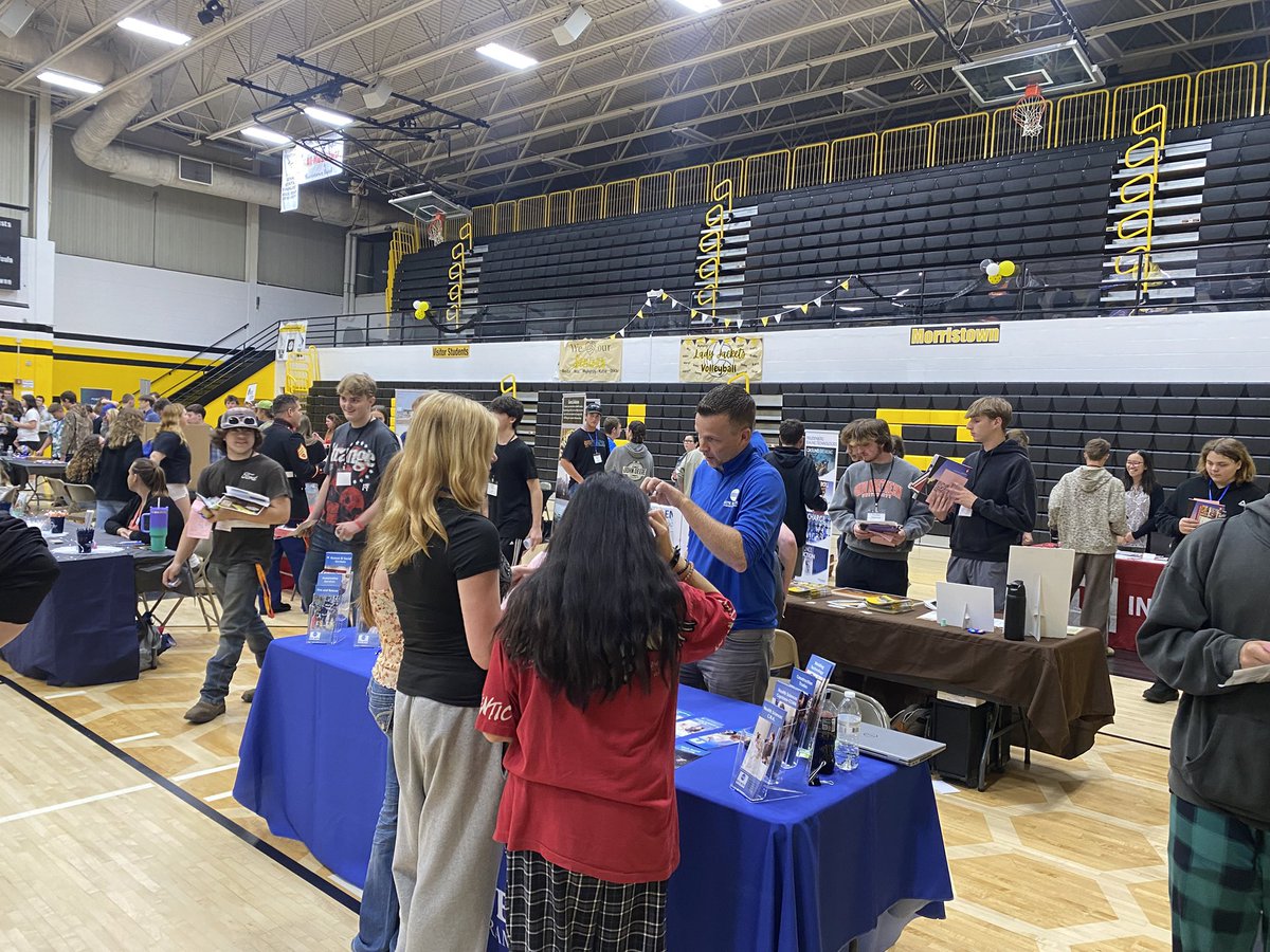 WaldronHigh's tweet photo. Now our sophomores and juniors are at Morristown for the college & career fair! #GoMohawks https://t.co/3RI2C8GDXF