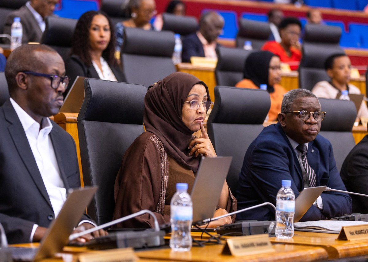 PrimatureRwanda's tweet photo. Prime Minister Dr. Justin Nsengiyumva addressed parliament today on the status of the agricultural sector. During his address, the Prime Minister highlighted the progress made in the agricultural sector, including its important role in raising the welfare of Rwandans.

The Prime Minister reaffirmed the Government’s commitment to the transformation of Rwanda’s agricultural landscape as a strategic pathway to ensuring national food security and fostering inclusive economic development. He introduced the Government’s plan to increase agricultural output by 50%, which encompasses multiple initiatives including integration of advanced technologies in the agricultural value chain, the optimization of land use, the mitigation of climate change impacts, and increasing access to fertilizers.

The Prime Minister concluded his address by emphasizing that the modernization of the agricultural sector remains integral to enhancing the welfare of citizens through increased productivity and sustainable resource.
