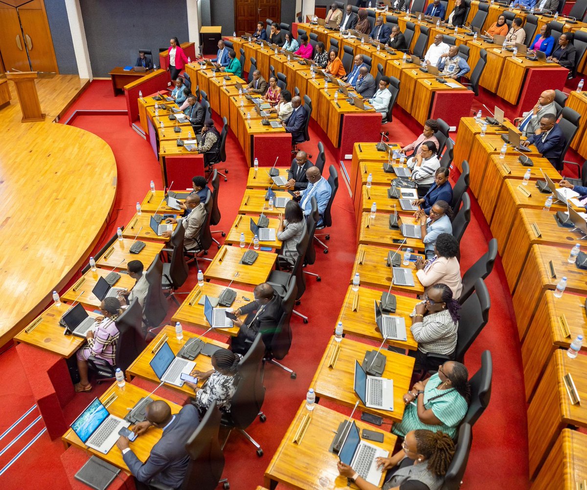 Prime Minister Dr. Justin Nsengiyumva addressed parliament today on the status of the agricultural sector. During his address, the Prime Minister highlighted the progress made in the agricultural sector, including its important role in raising the welfare of Rwandans.

The Prime