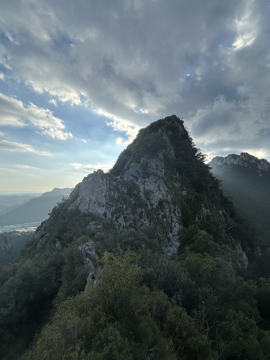 rubedabarniol's tweet image. La sort de poder dir casa a aquest lloc de món