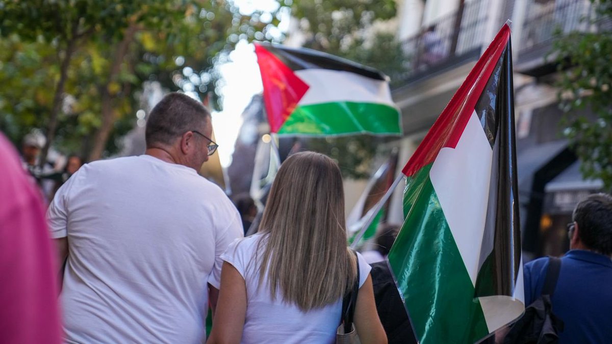 🪧¡Seguimos movilizándonos por Palestina!

Estamos con la flotilla Global Sumud que lleva ayuda humanitaria urgente.

Exigimos el embargo de armas y el fin de relaciones con Israel.

¡No al genocidio!

📢💥✊