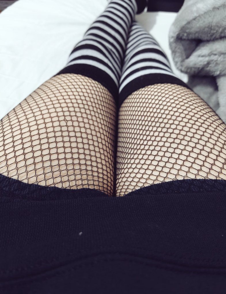 RoxTrap's tweet photo. Femboy Thighs 💝

#femboy #thighs #nsfwtwtًً https://t.co/OWNo7XLxkG
