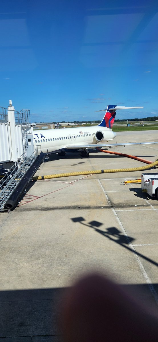 My ride home this afternoon,  the venerable (and now somewhat rare with only ~100 still in operation) 717...