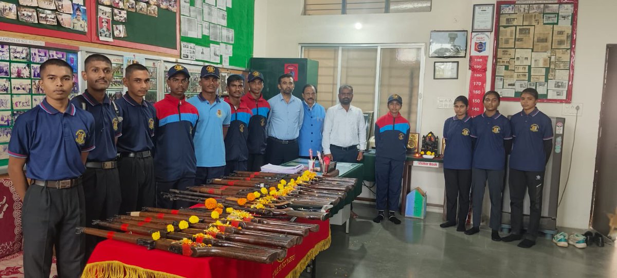 simplyabhie's tweet photo. #NationalCadetCorps
विजयादशमी के अवसर पर एन सी सी यूनिट, ने ही कॉलेज ब्रह्मपुरी में शस्त्रपूजन कार्यक्रम संपन्न हुआ। https://t.co/S7n1QA6LfF
