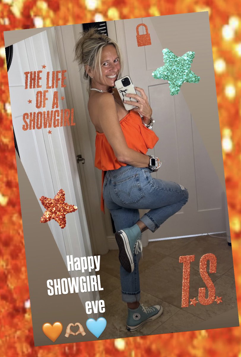 🧡🫶🏼🩵💿 twas the night before #thelifeofashowgirl <a href="/taylorswift13/">Taylor Swift</a> <a href="/tkelce/">Travis Kelce</a>