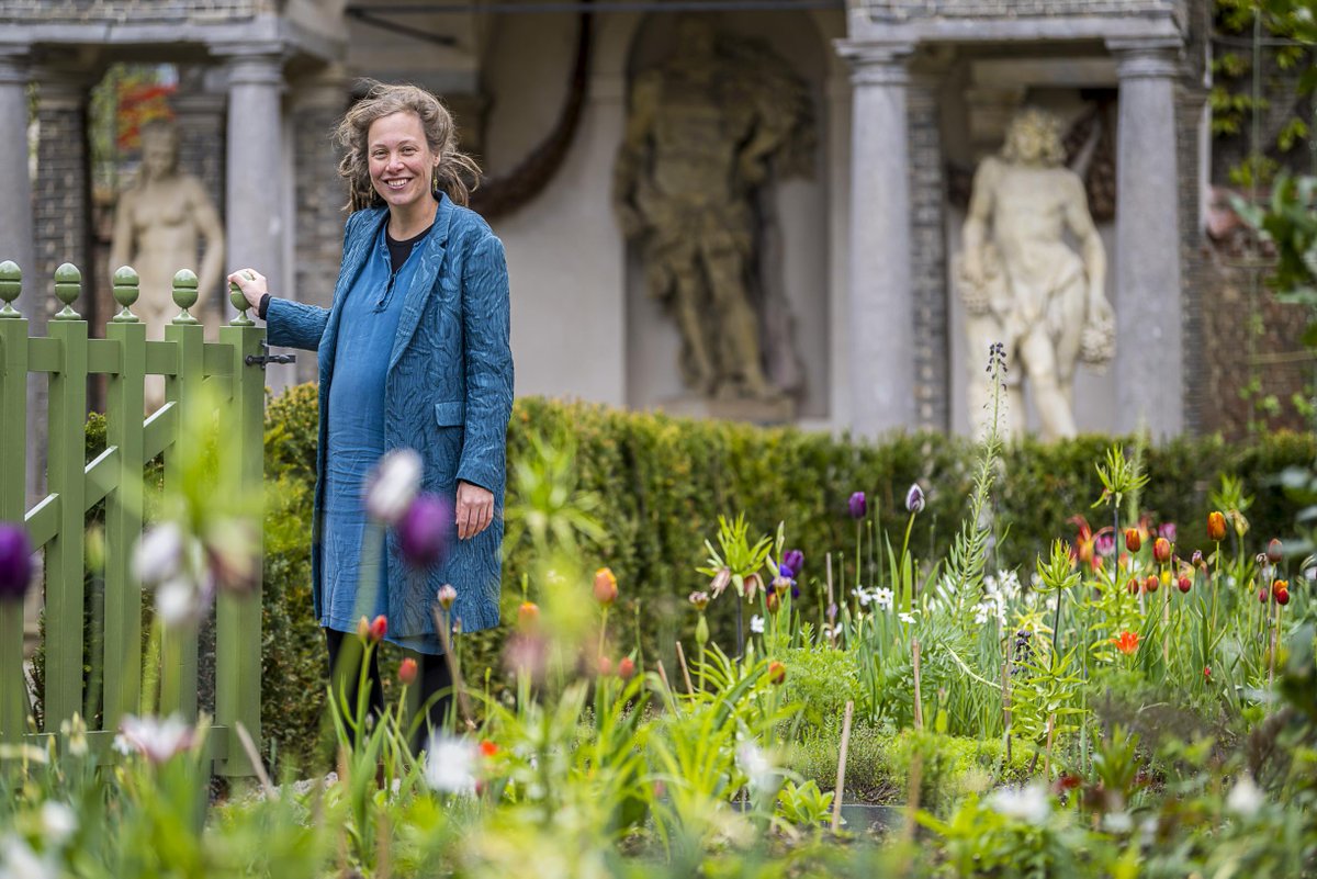 Today, visitors to @Rubenshuis walk through Rubens’ revived garden - a place where scholarship meets soil, where archival notes become blossoms, and where art history literally grows around you.