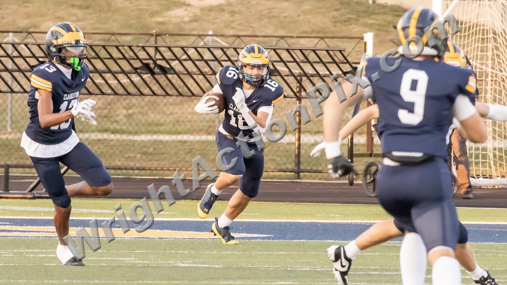 WrightActionPix's tweet photo. Varsity @ClarkstonWolves Football vs Adams https://t.co/hKV6gb1tKT<<<<more_photos #GoWolves #WrightActionPix sales go to #ClarkstonAthleticBoosters @CTownAthletic @JeffKosin @HaydenFlavin @BrooksKosin88 #ClarkstonWolves https://t.co/Jq3hllAsTg