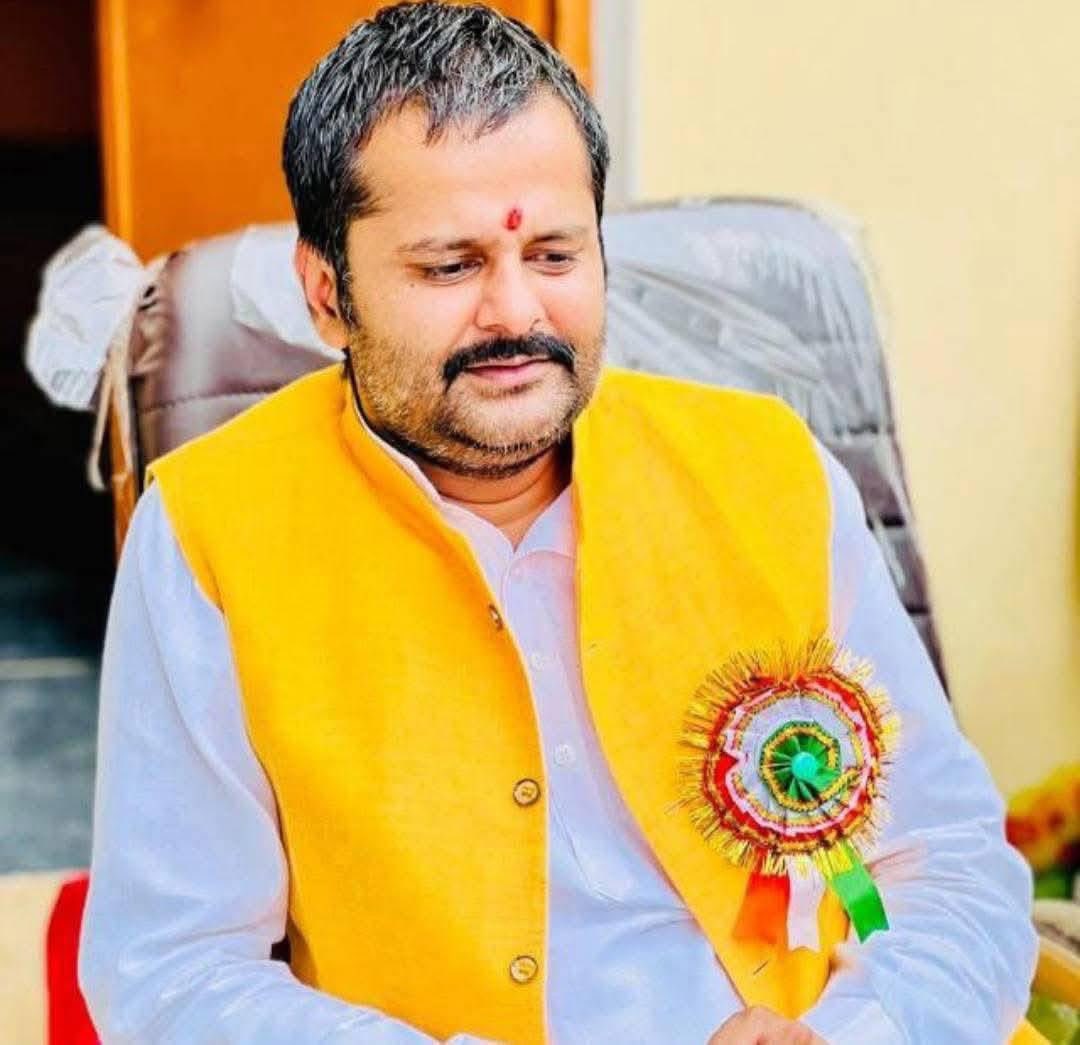 indiakurmi's tweet photo. 159 बिलग्राम मल्लावां के भाजपा नेता सौम्य सरल स्वभाव के बड़े भाई Satyam Singh Kanaujia  Satyam Singh Kanaujia  जी को जन्म दिवस की बधाई । नीम करौली बाबा का आशीर्वाद बना रहे । ईश्वर आपको इस बार सफलता देगा । 
#kurmi @satyamsofficial https://t.co/3myyU7YwyG
