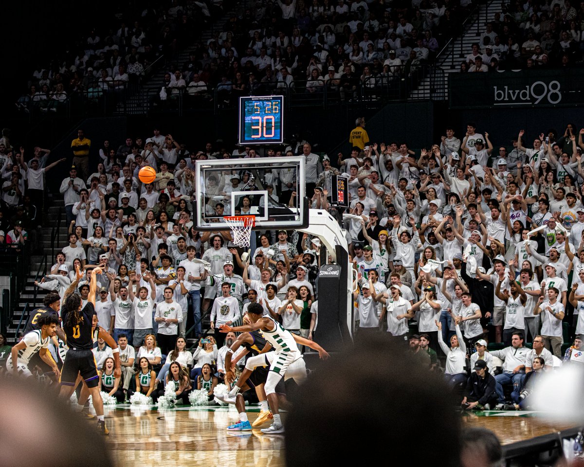 🏀 Game-day, elevated! 

Introducing the Hardwood Club!

Court-level access, premium food &amp; drinks, and exclusive pregame + halftime experiences for <a href="/CharlotteMBB/">Charlotte Men’s Basketball</a> fans.

Don’t miss out!

📰» clt49e.rs/HardwoodClub

#GoldStandard⛏️