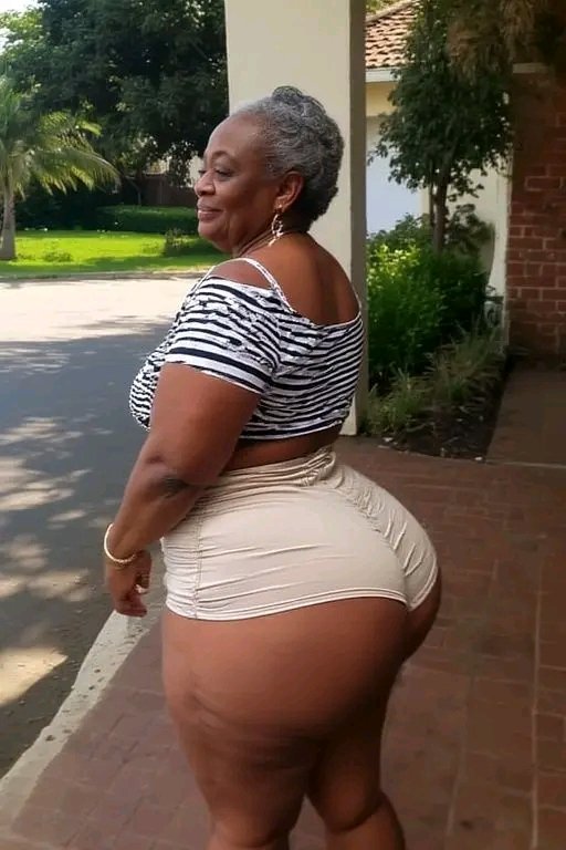 before_preg99's tweet image. Society; why don't you leave old women?
The old women also🤭🤭🤭🤭💥