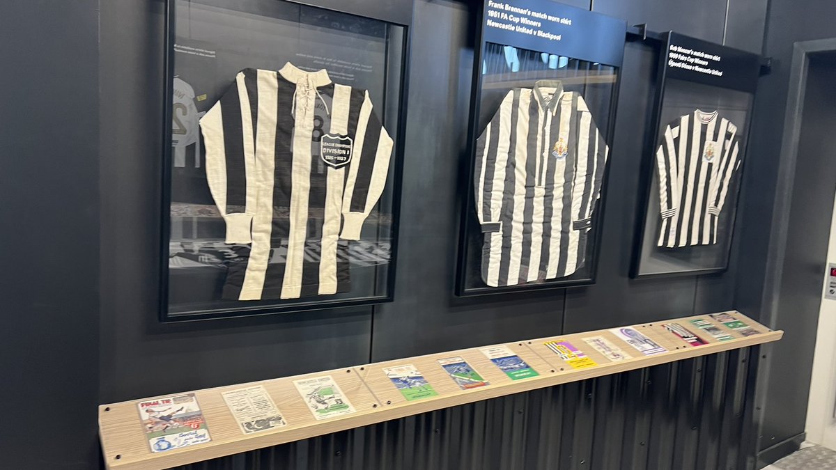 ToonProgrammes's tweet image. You can’t beat a visit to the club shop. @nufc